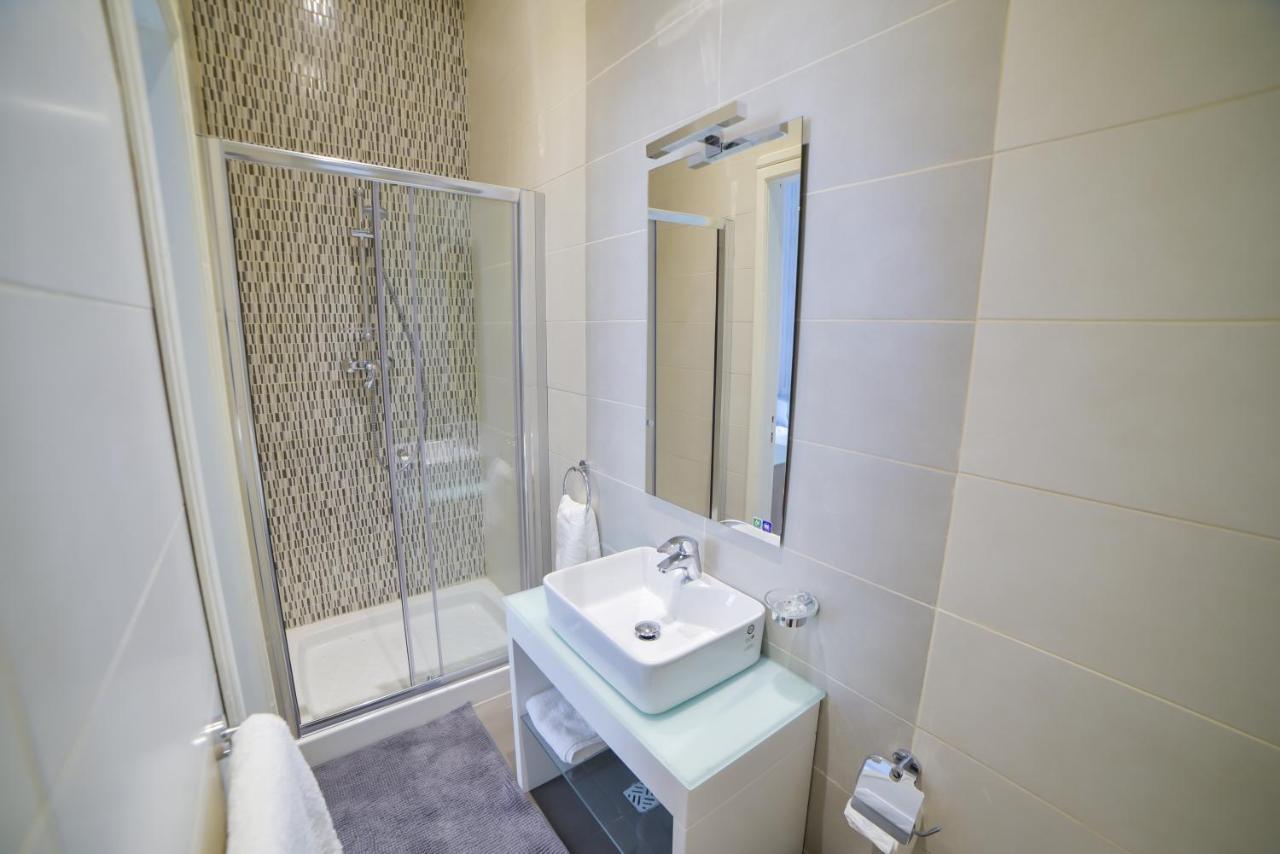 CA 1 - Deluxe two-bedroom apt in Valletta Buitenkant foto