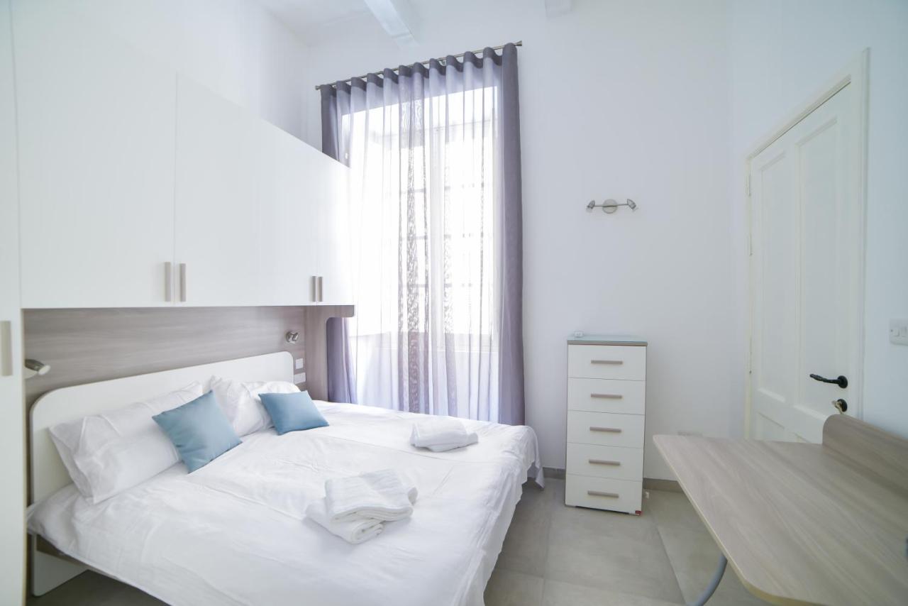 CA 1 - Deluxe two-bedroom apt in Valletta Buitenkant foto