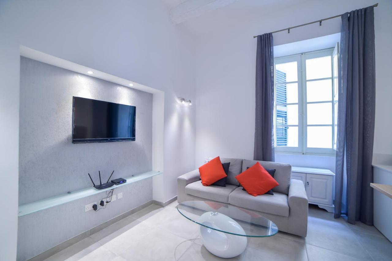 CA 1 - Deluxe two-bedroom apt in Valletta Buitenkant foto